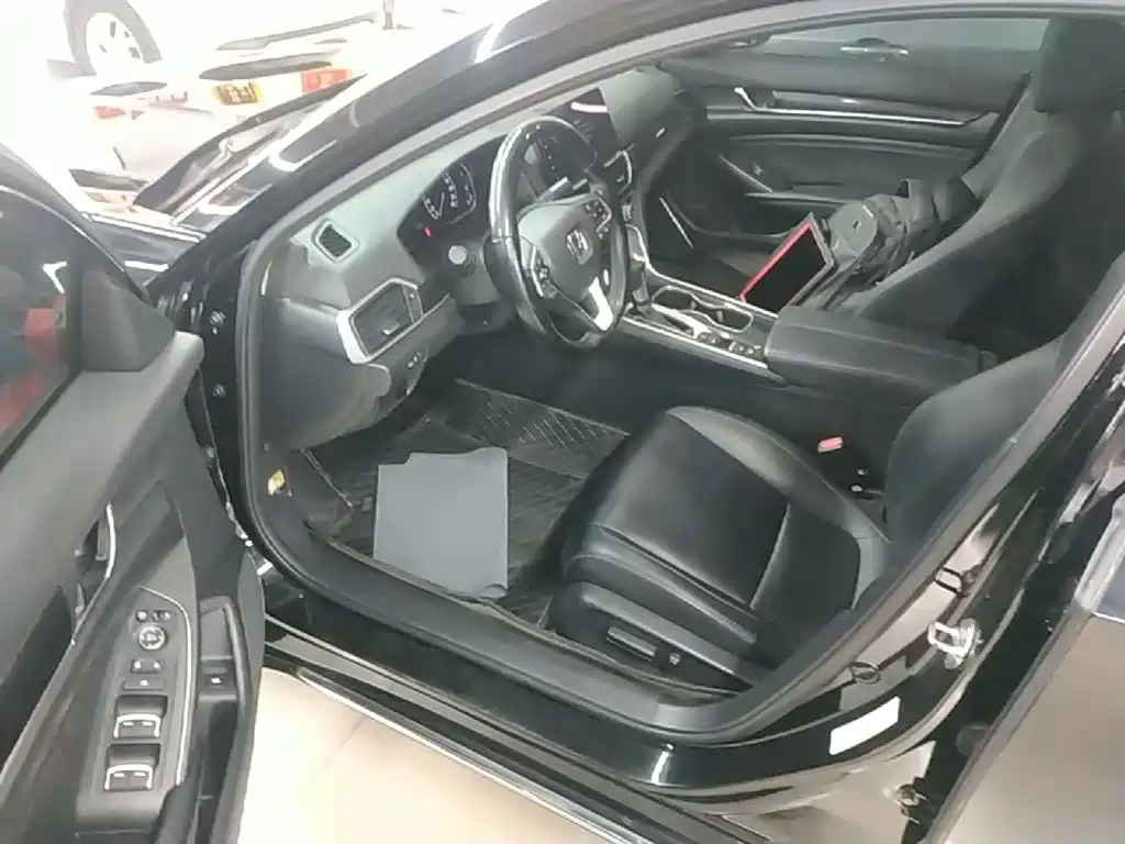 Honda Accord 2022 — фото 16