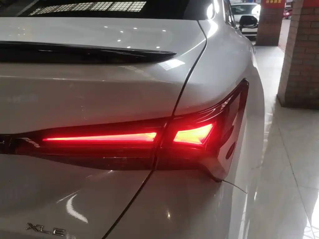 Toyota Avalon 2019 — фото 24
