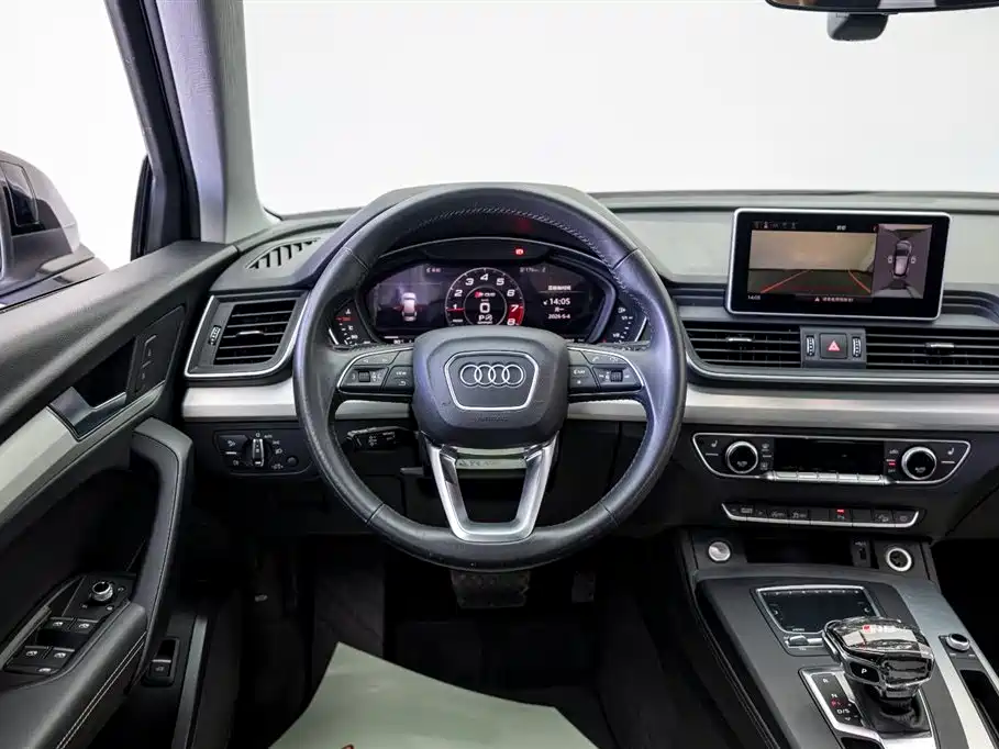 Audi Q5L 2020 — фото 18