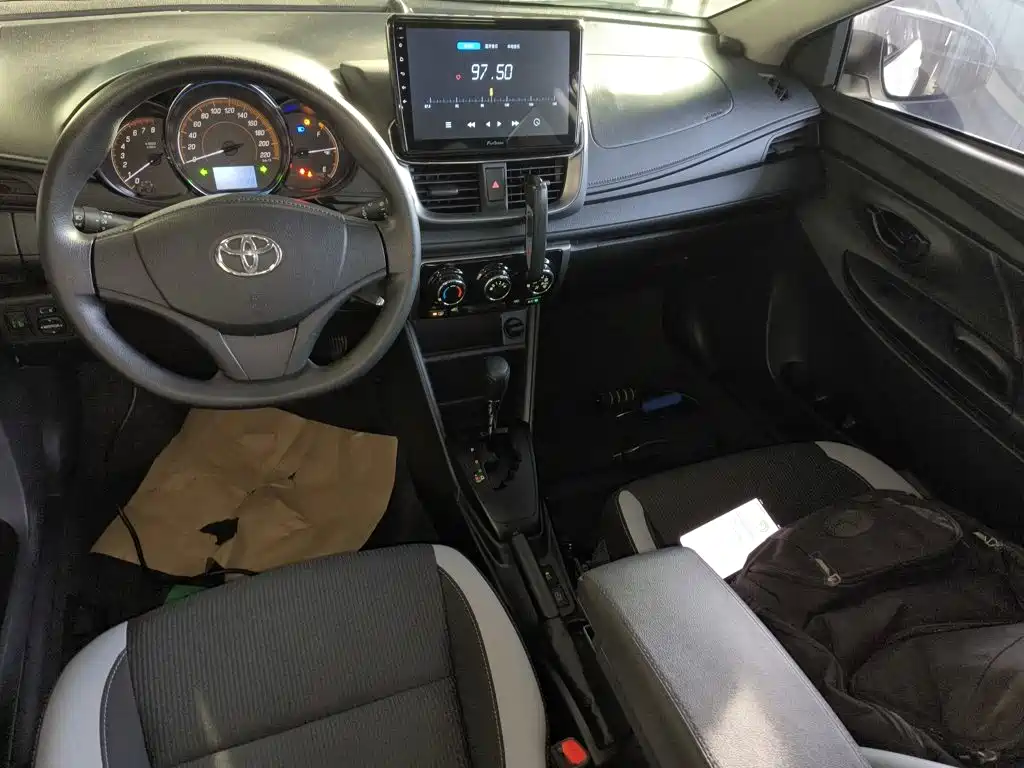 Toyota Yaris L 2020