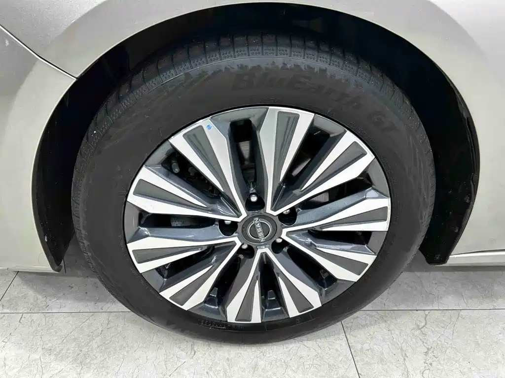 Nissan Teana 2022 — фото 19