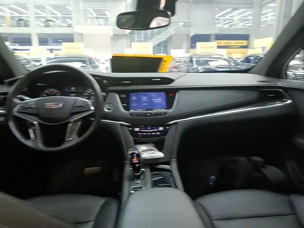 Cadillac XT5 2021 — фото 10