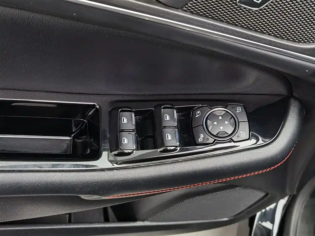 Ford Edge 2020 — фото 9