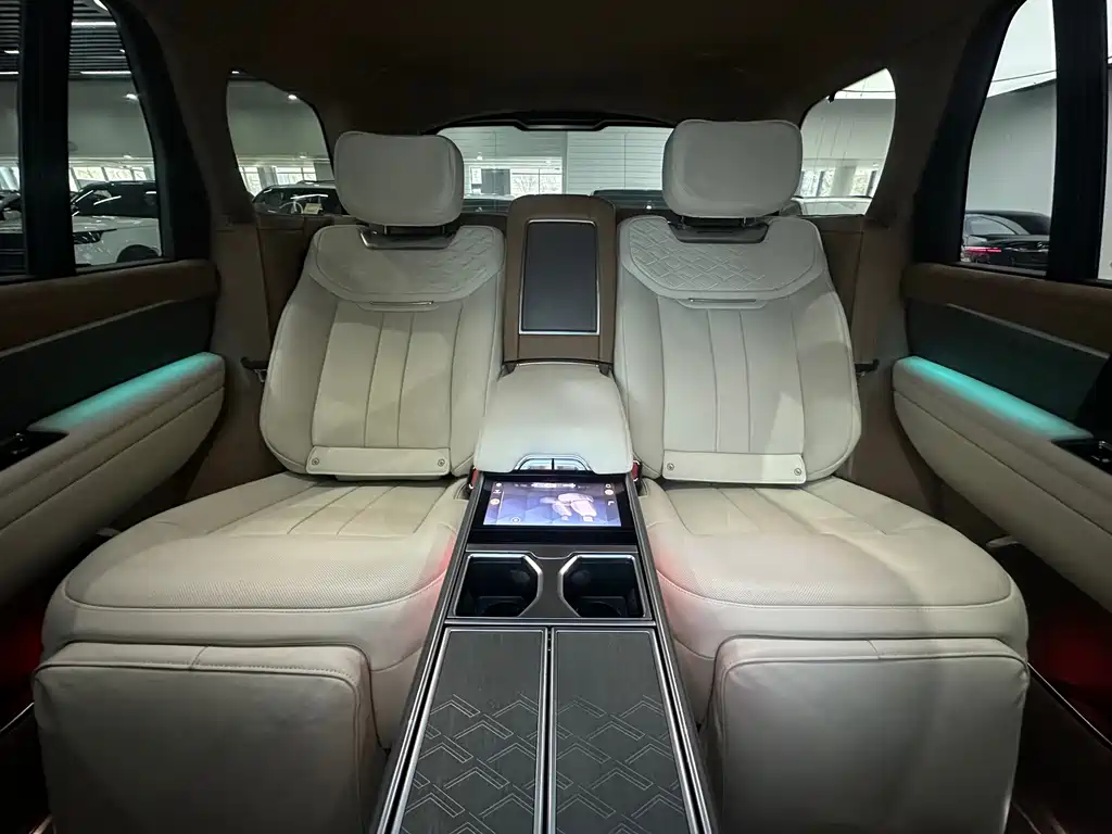 Land Rover Range Rover 2024 — фото 16