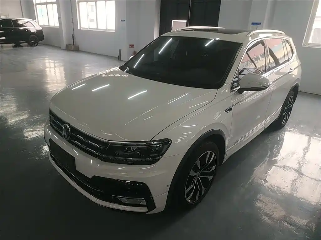 Volkswagen Tiguan L 2019 — фото 2