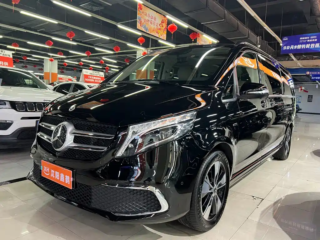 Mercedes-Benz V-Class 2023 — фото 3