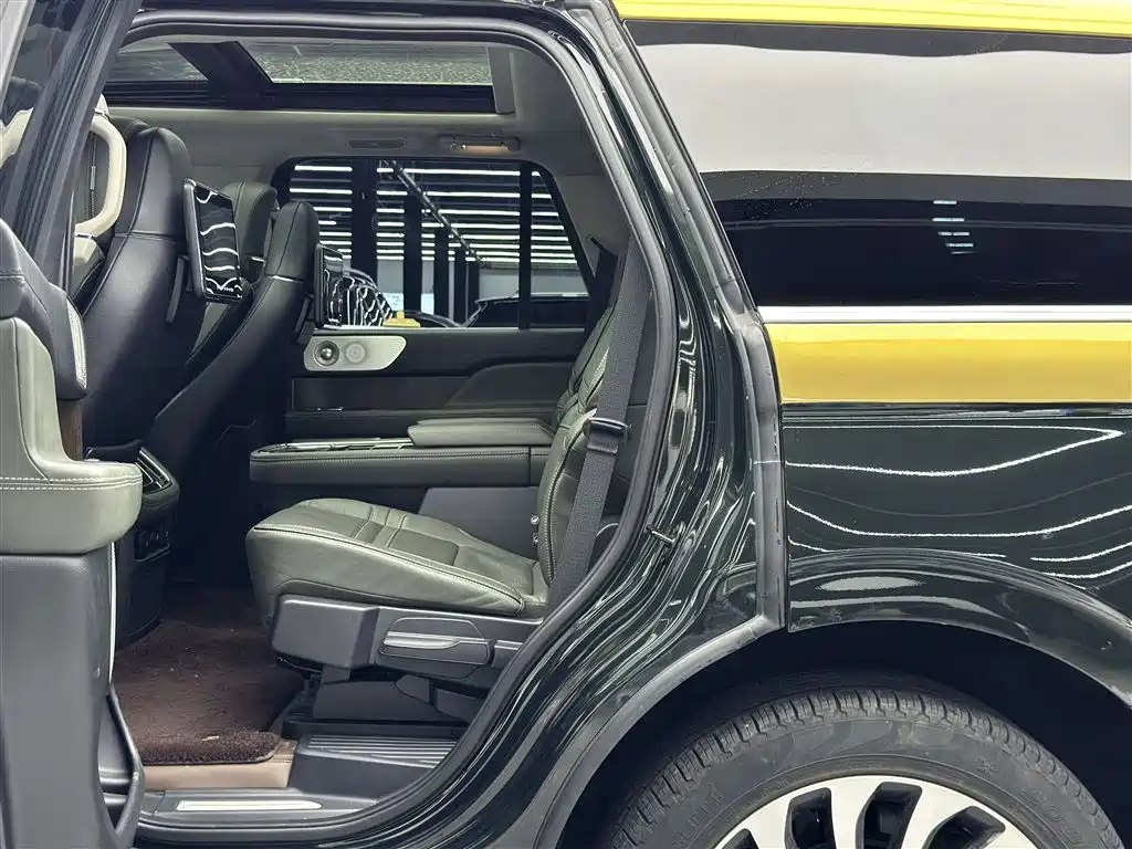 Lincoln Navigator 2022 — фото 7