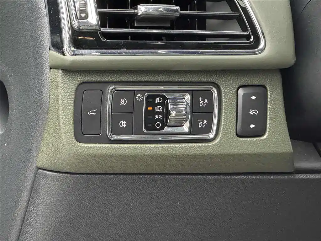 Lincoln Navigator 2022 — фото 19