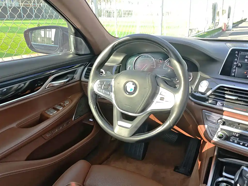 BMW 7 Series 2016 — фото 23