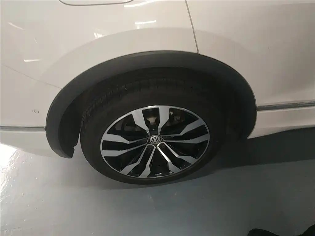 Volkswagen Tiguan L 2019 — фото 26