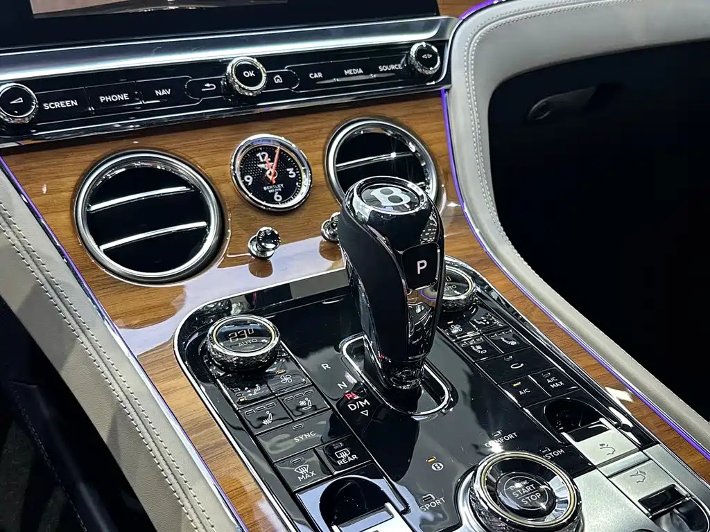 Bentley Continental 2021 — фото 13