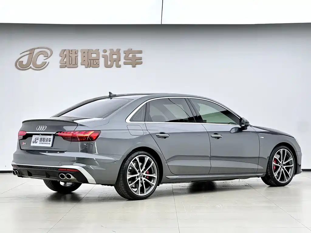 Audi A4L 2021 — фото 9