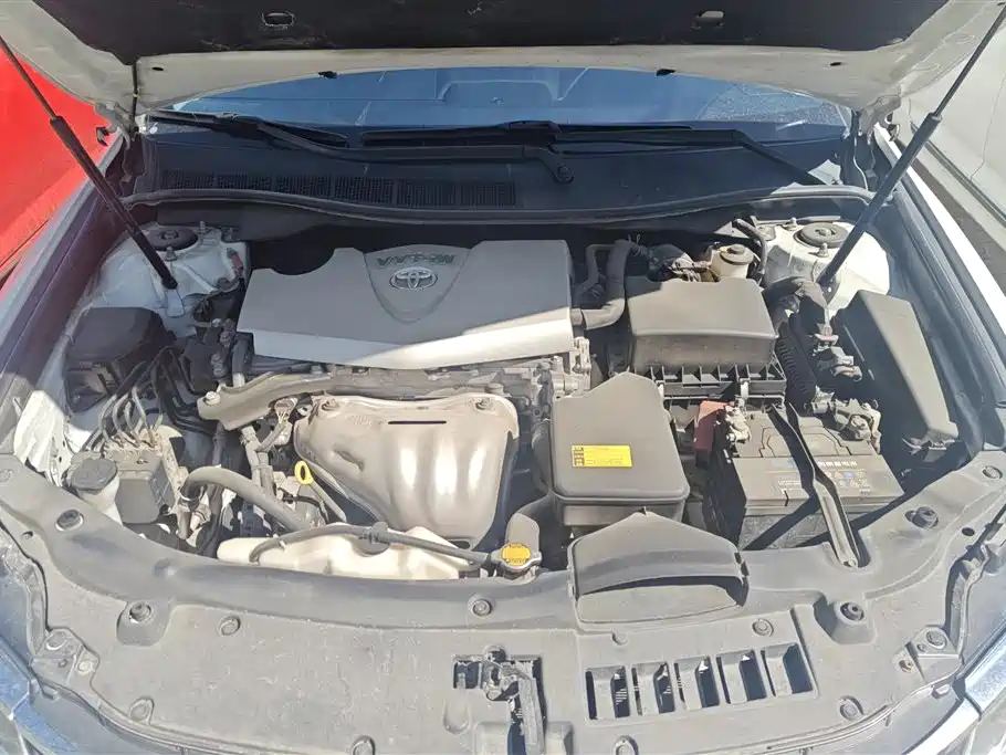 Toyota Camry 2015 — фото 10