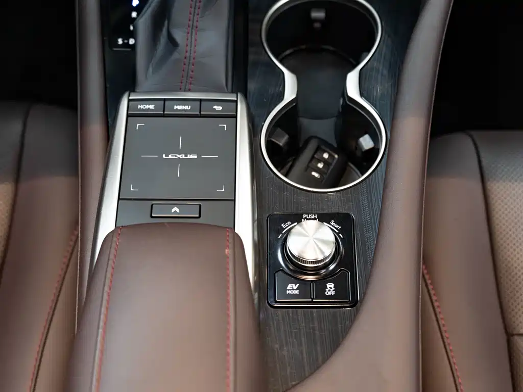 Lexus RX 2022 — фото 17