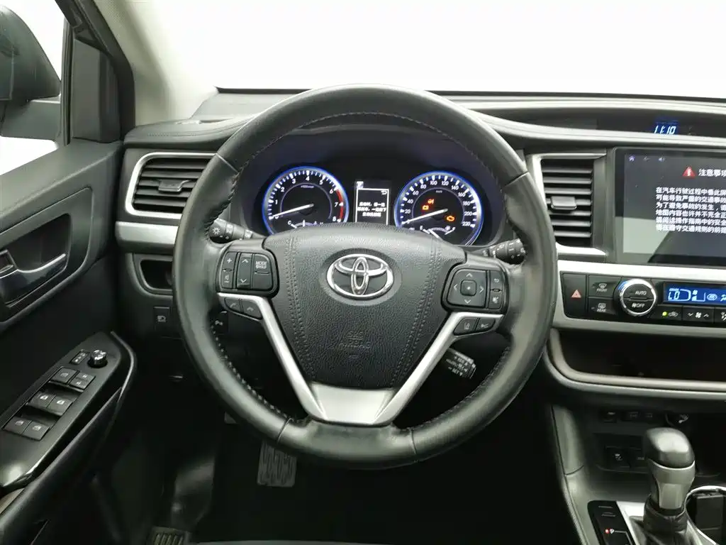 Toyota Highlander 2018 — фото 11