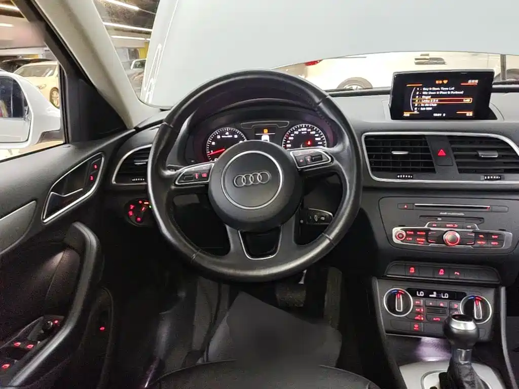 Audi Q3 2016 — фото 11