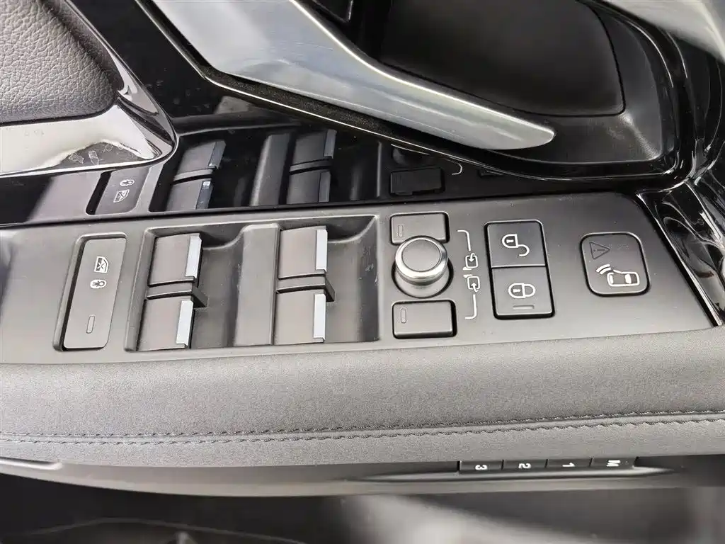 Land Rover Evoque 2020 — фото 9
