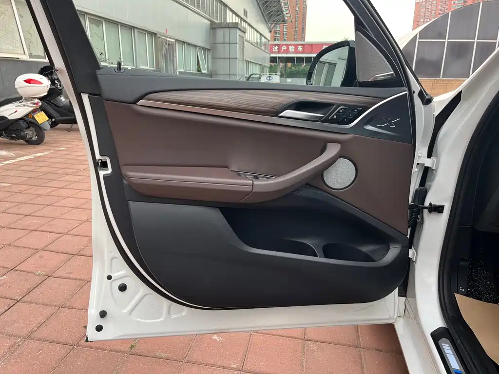 BMW X3 2022 — фото 8
