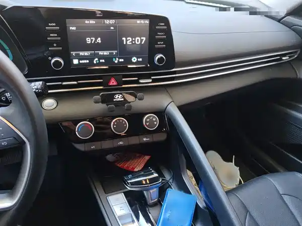 Hyundai Elantra 2023