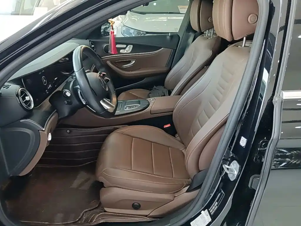 Mercedes-Benz E-Class 2021 — фото 15