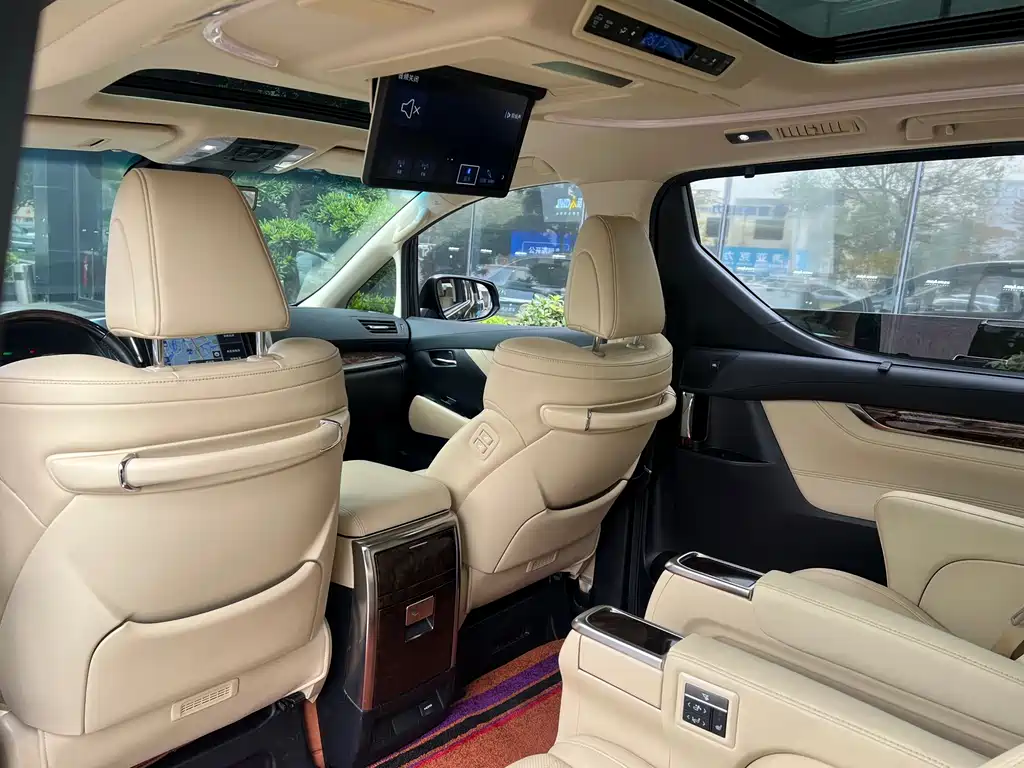 Toyota Alphard 2022 — фото 5