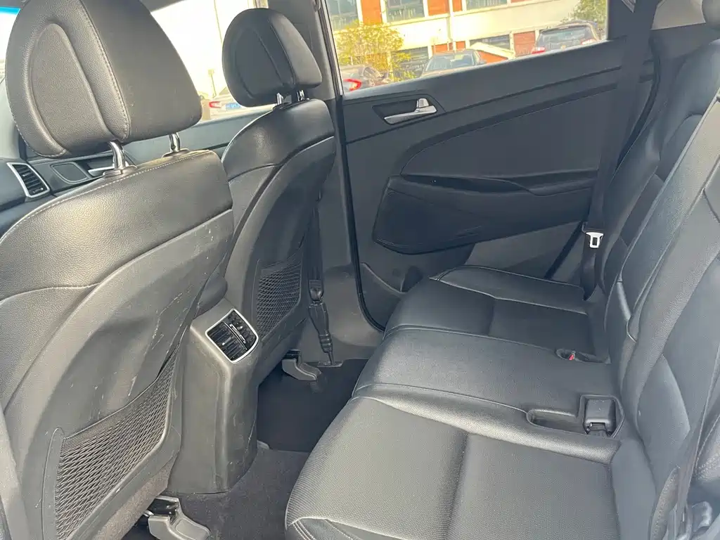 Hyundai Tucson 2018 — фото 14