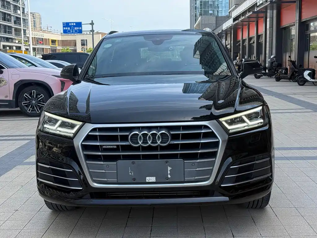 Audi Q5L 2018 — фото 2