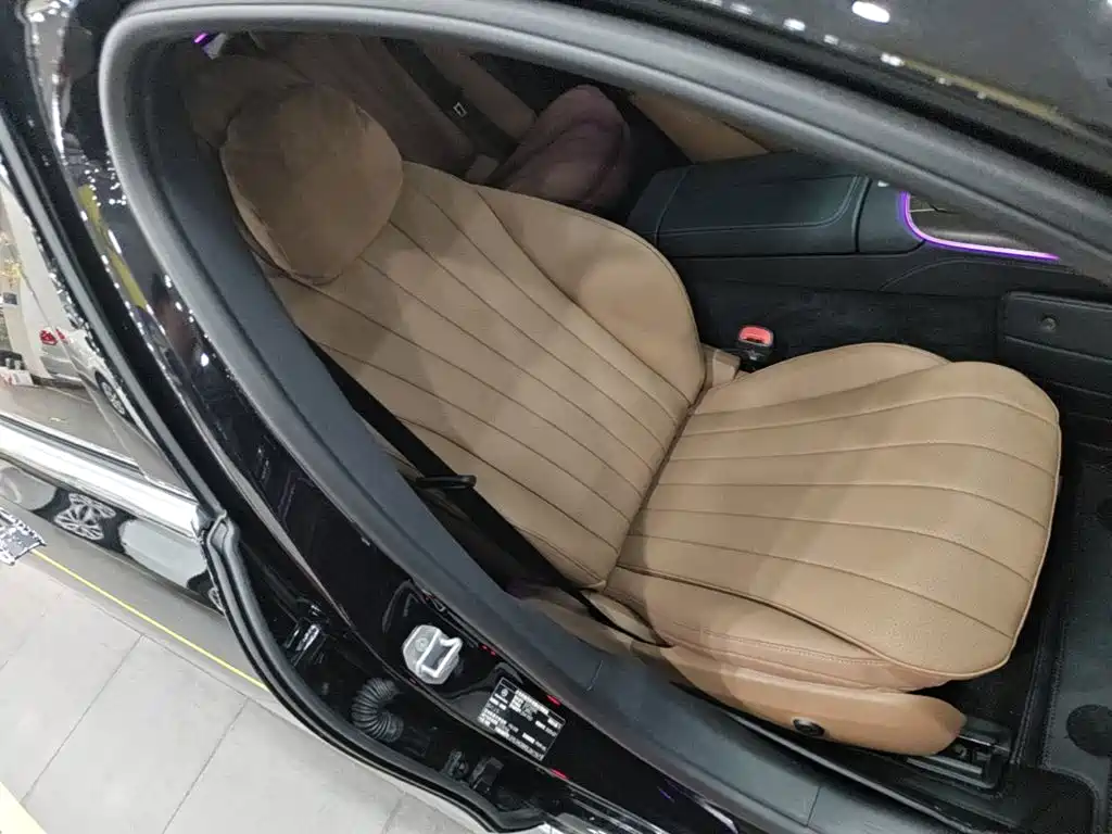 Mercedes-Benz E-Class 2025 — фото 25