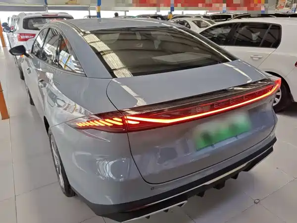 Geely Galaxy L6 2025