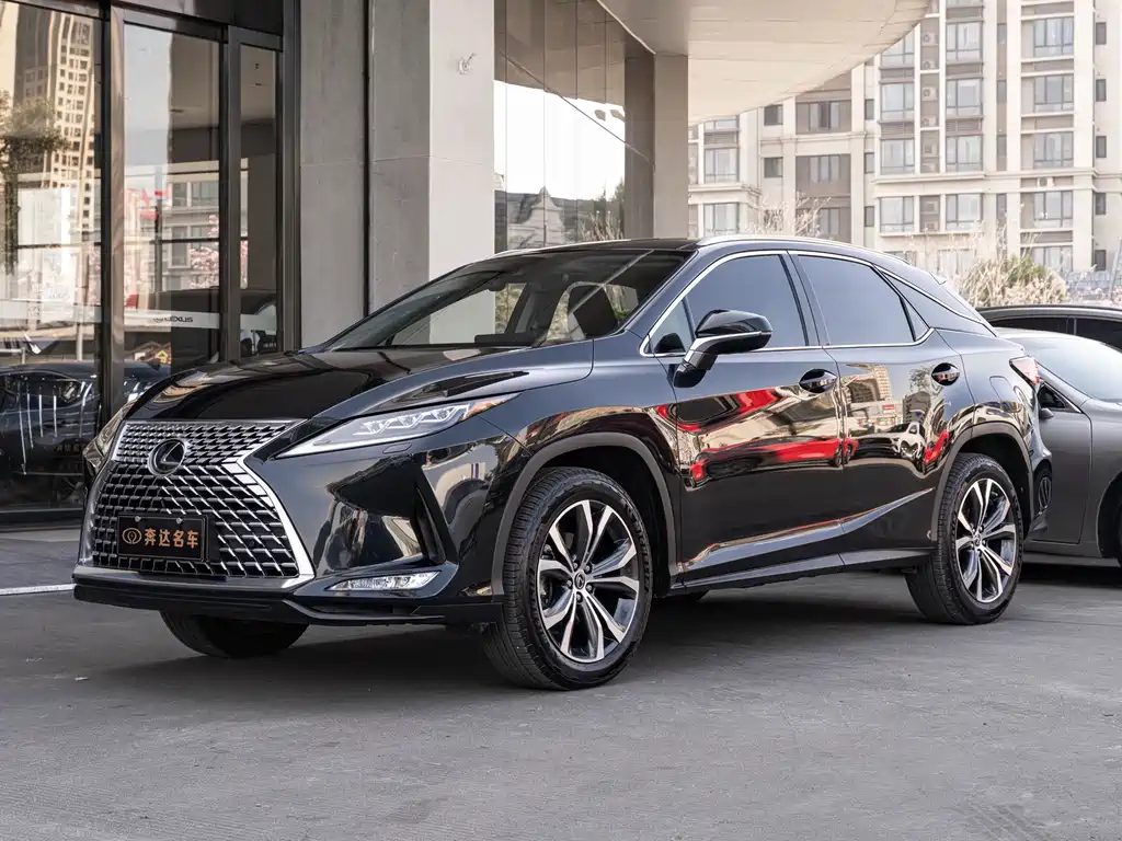 Lexus RX 2022 — фото 1