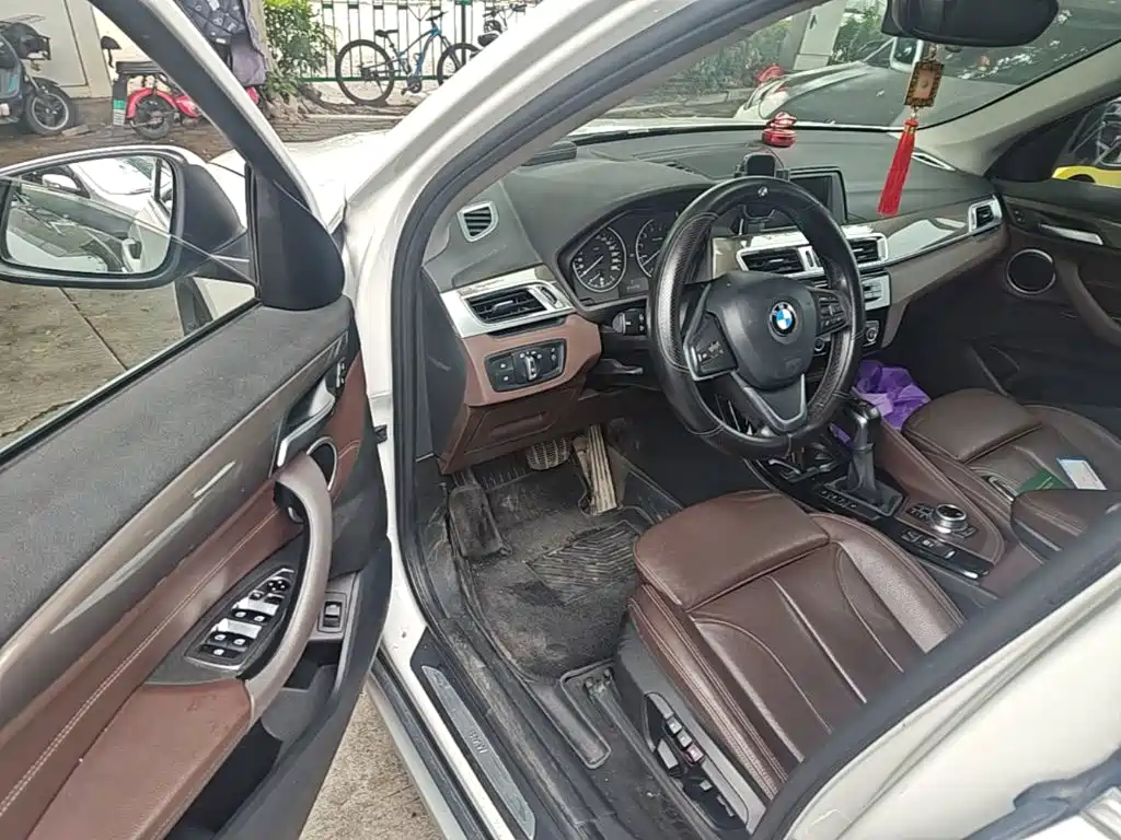 BMW X1 2017 — фото 16