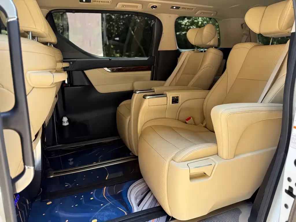 Toyota Alphard 2018 — фото 6