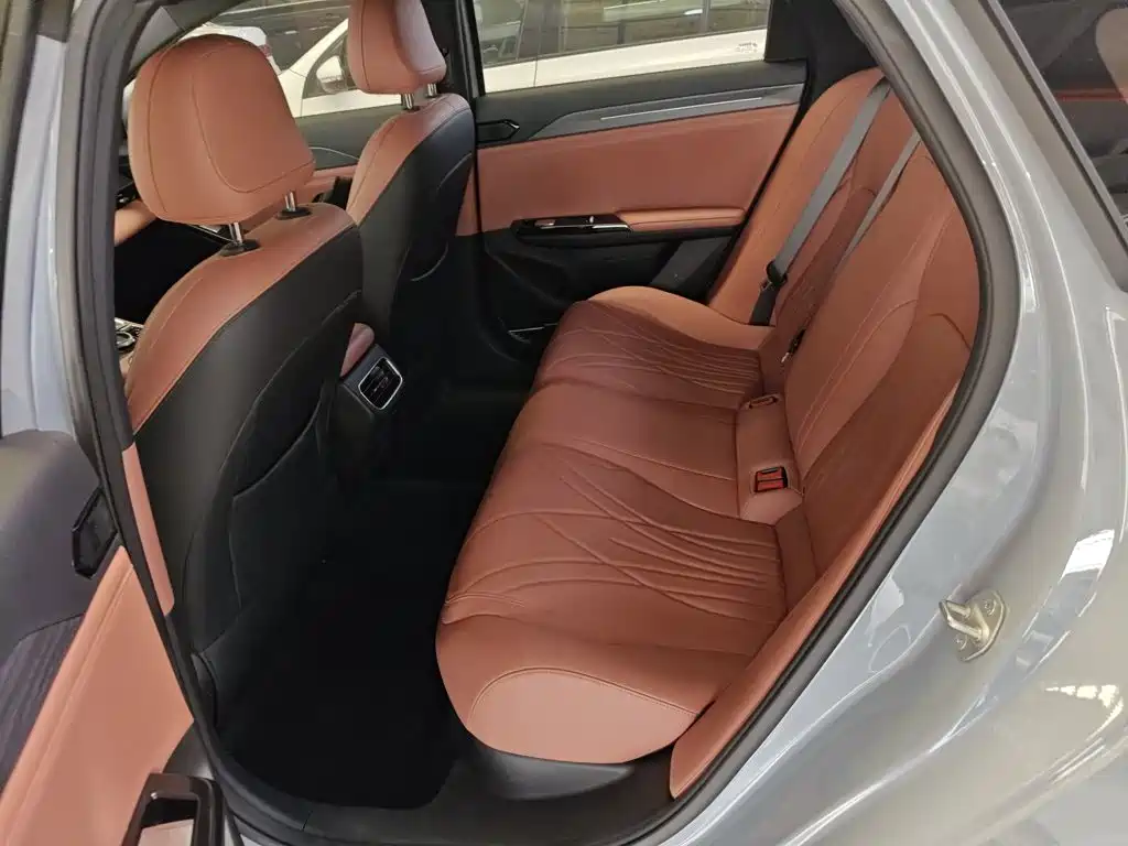 Geely Galaxy L6 2025 — фото 17