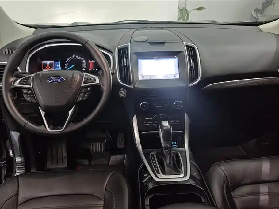 Ford Edge 2019 — фото 12