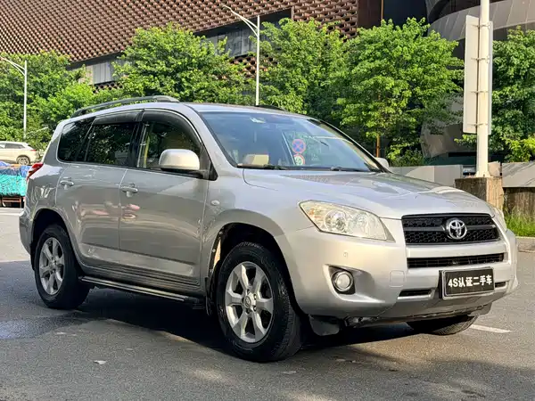 Toyota RAV4 2013