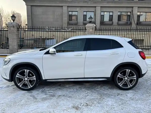 Mercedes-Benz GLA 2015