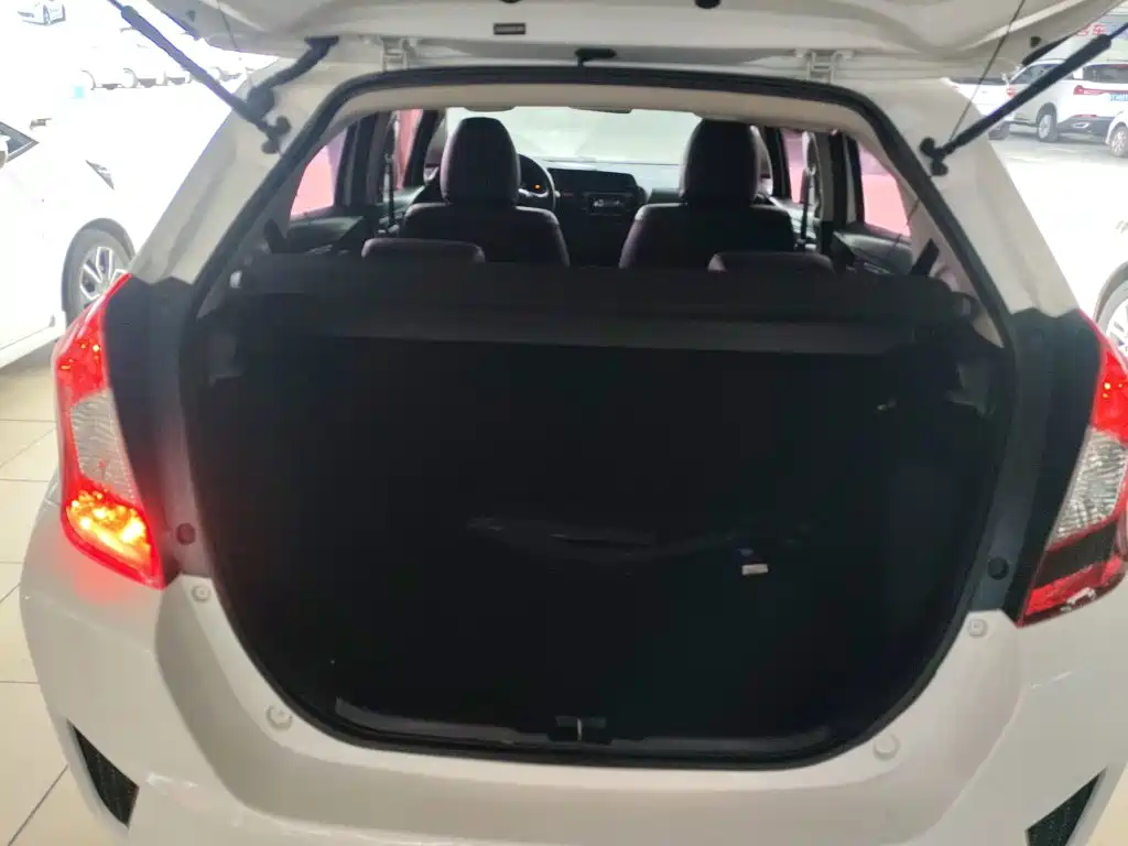 Honda Fit 2017 — фото 15