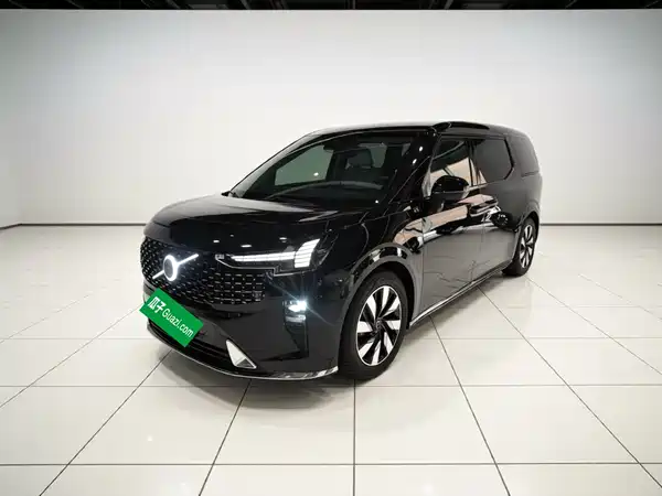Volvo EM90 2024