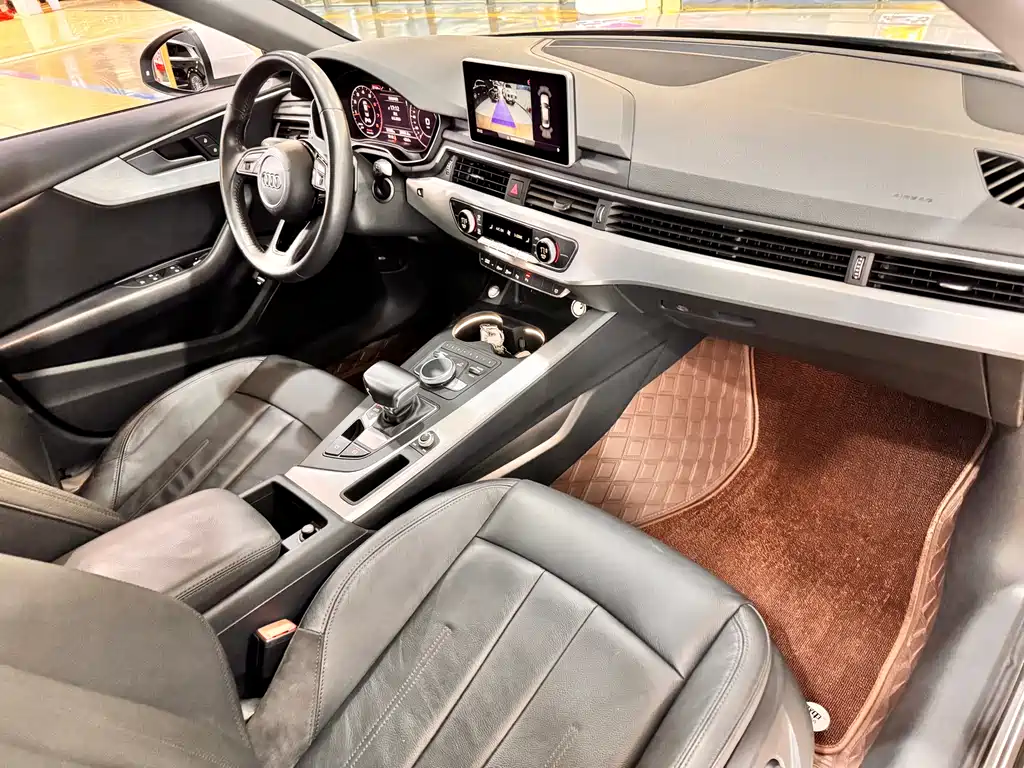 Audi A4L 2019 — фото 19