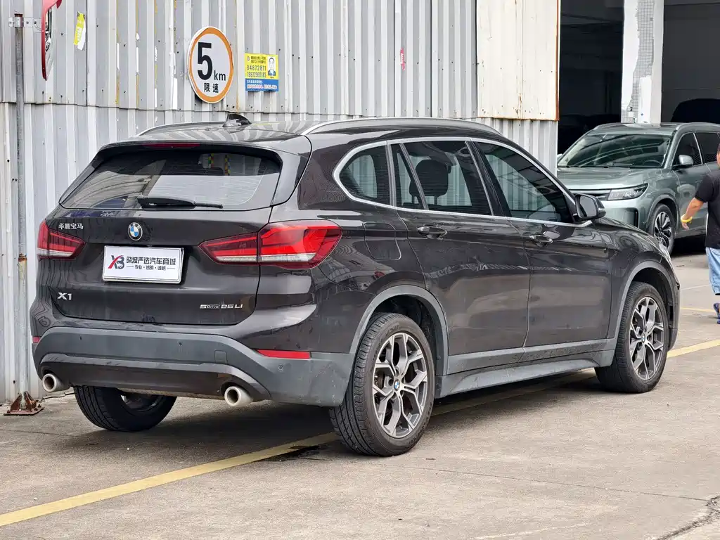 BMW X1 2021 — фото 4