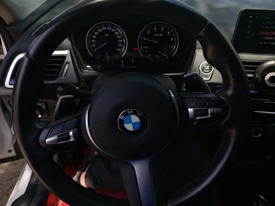 BMW 1 Series 2020 — фото 15