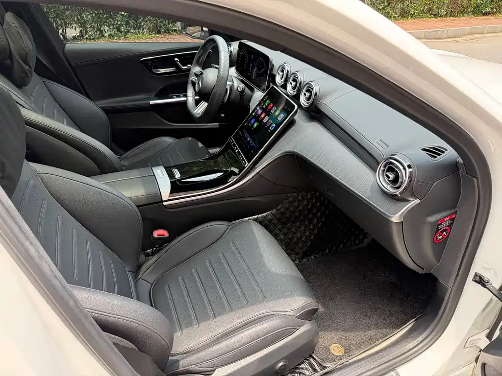 Mercedes-Benz C-Class 2023 — фото 12
