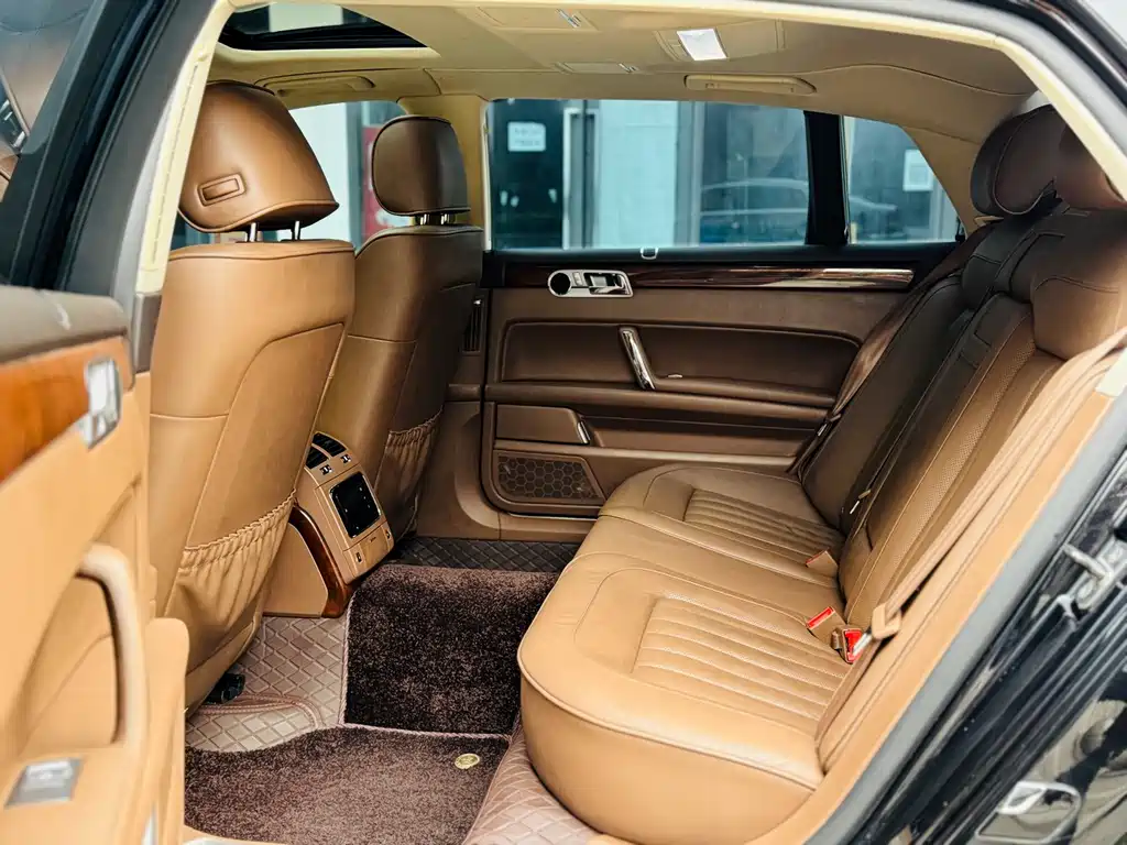 Volkswagen Phaeton 2015 — фото 12