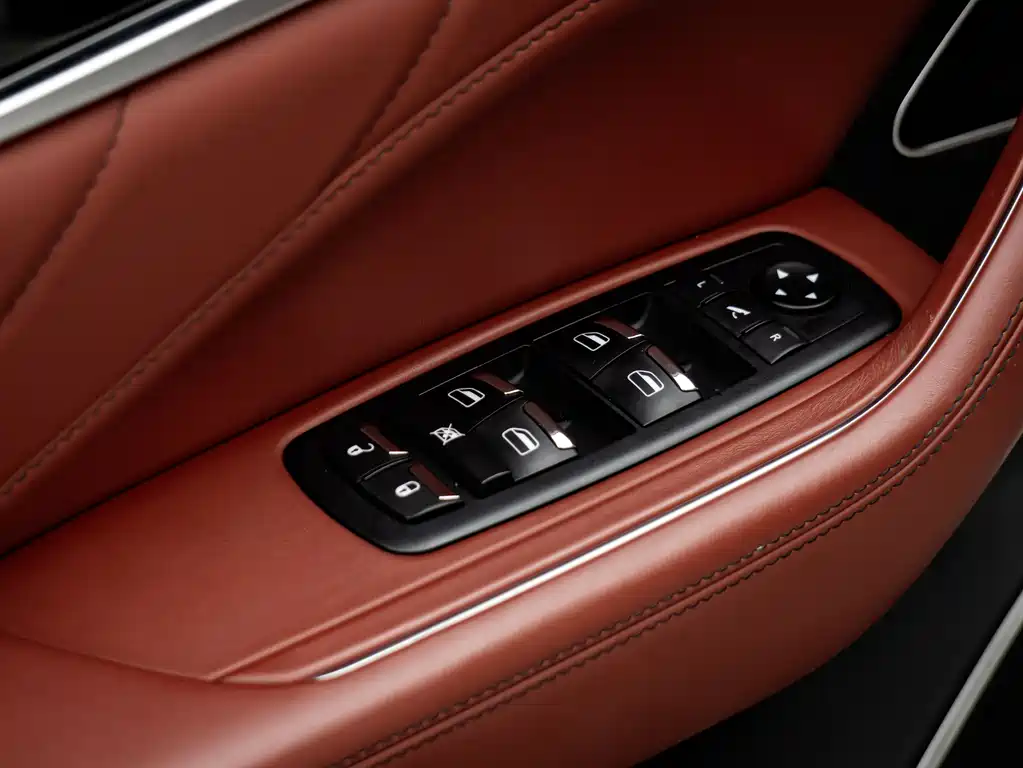 Maserati Levante 2021 — фото 18