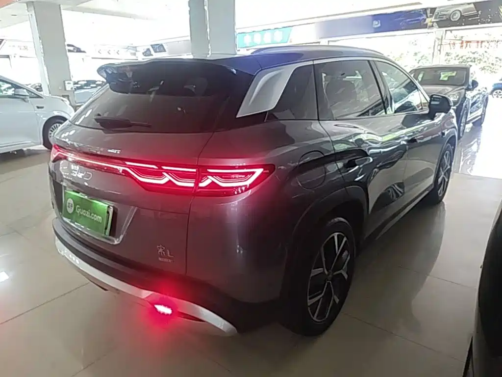 BYD L DM-i 2025 — фото 7