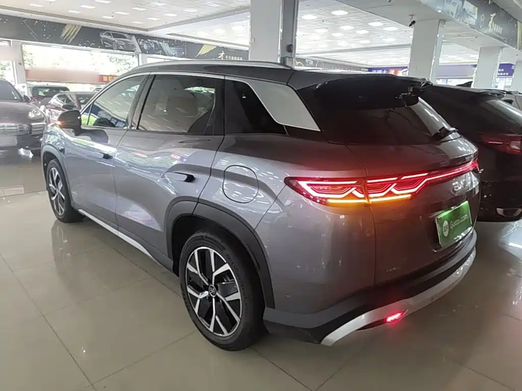 BYD L DM-i 2025 — фото 5