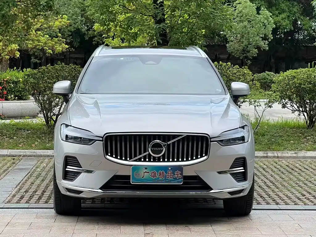 Volvo XC60 2022 — фото 5