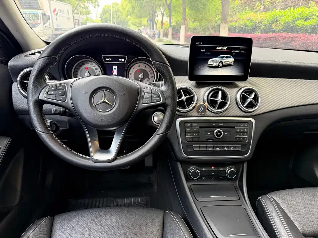 Mercedes-Benz GLA 2017 — фото 14