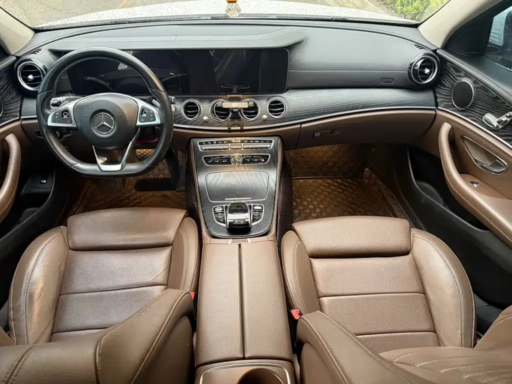 Mercedes-Benz E-Class 2018 — фото 9