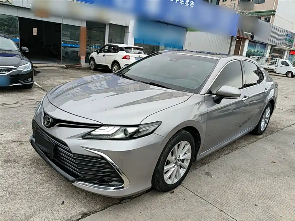 Toyota Camry 2021 — фото 1